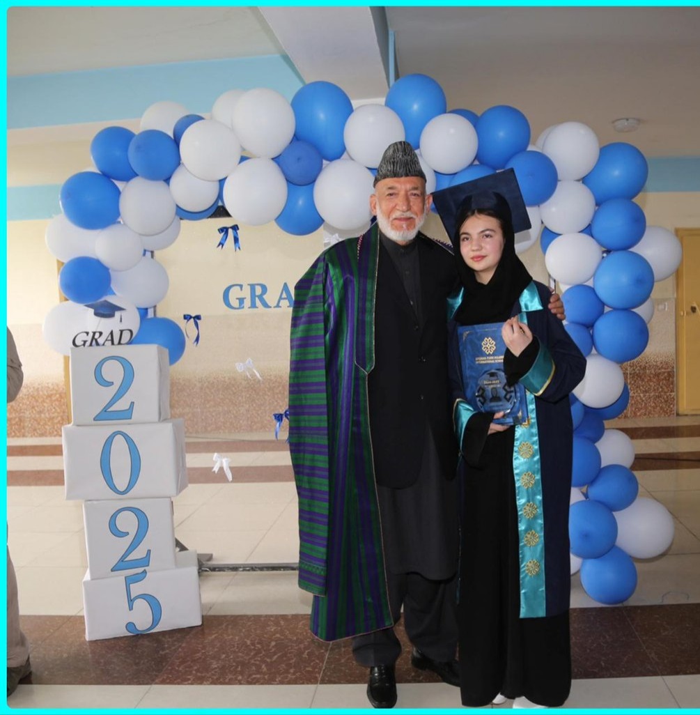 Read more about the article کنایه‌ی کرزی به طالبان: دخترم آماده‌ی تعلیم در مراحل بالاتر است