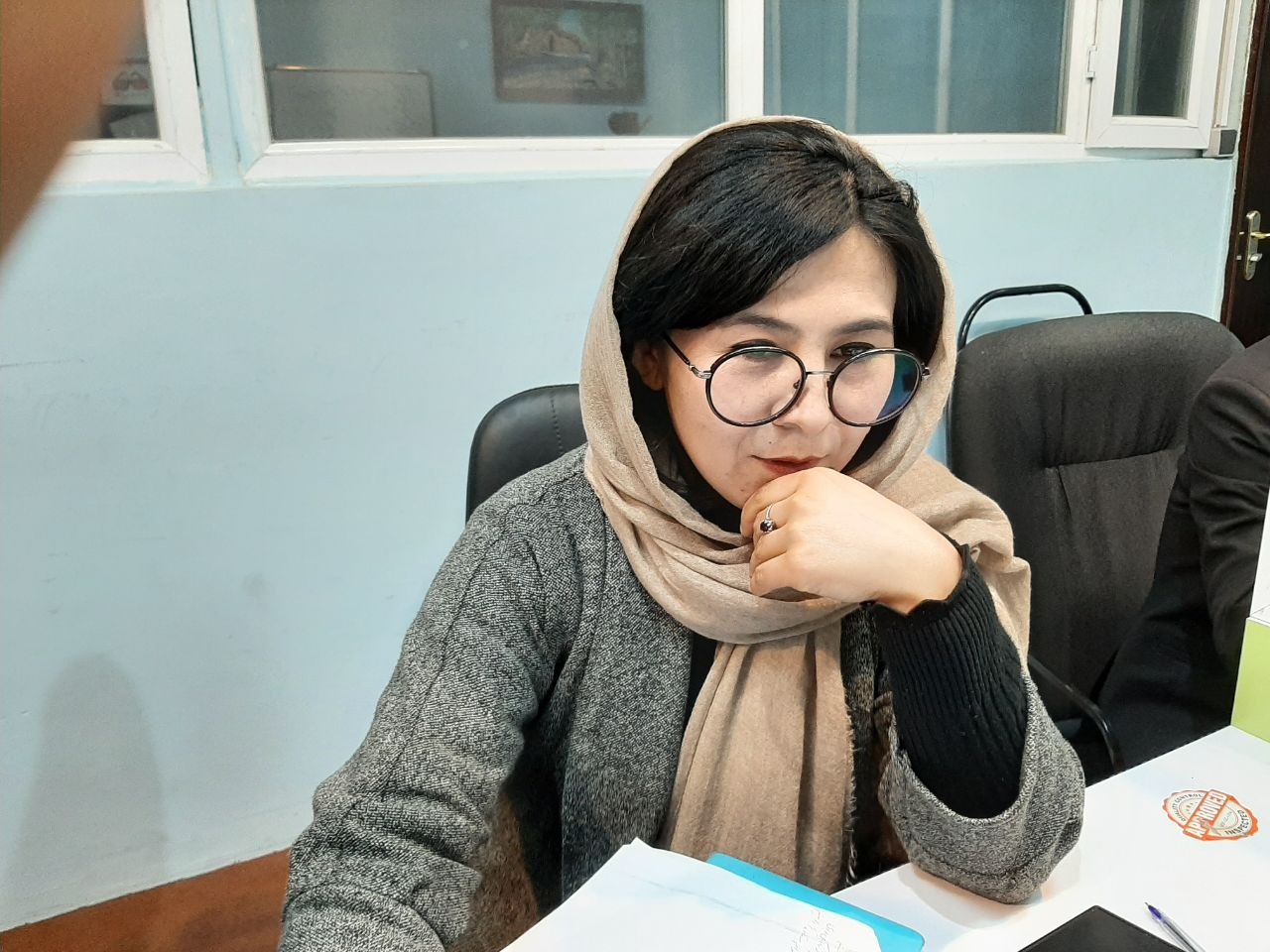 Read more about the article بدون حضور زن، آینده‌یی نمی‌بینم؛ گفت‌وگو با خدیجه شریفی، آموزگار